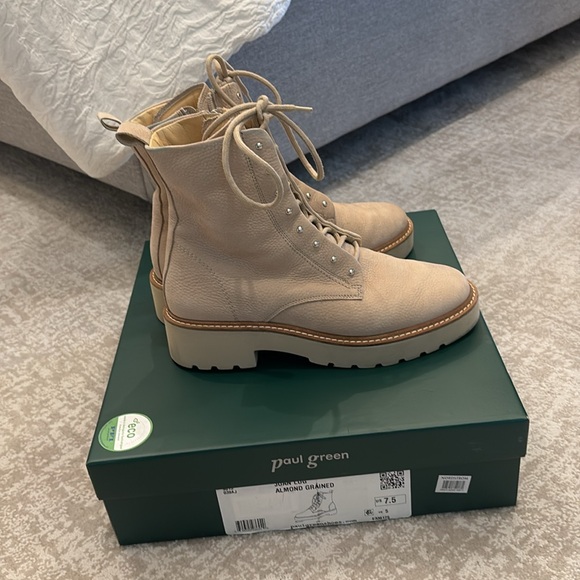 Paul Green Shoes - Gently used women’s Paul Green Joan lug boot